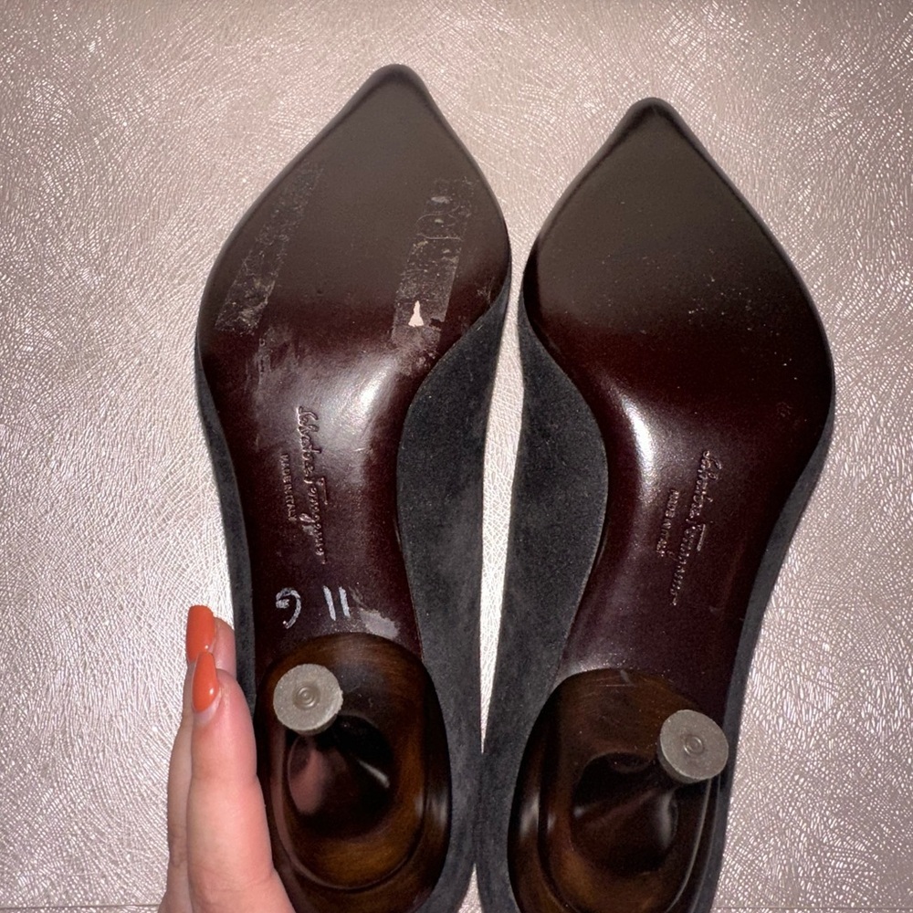 NWOT Salvatore Ferragamo Black Suede Pointed Heels 5.5 formal office designer - Picture 9 of 13